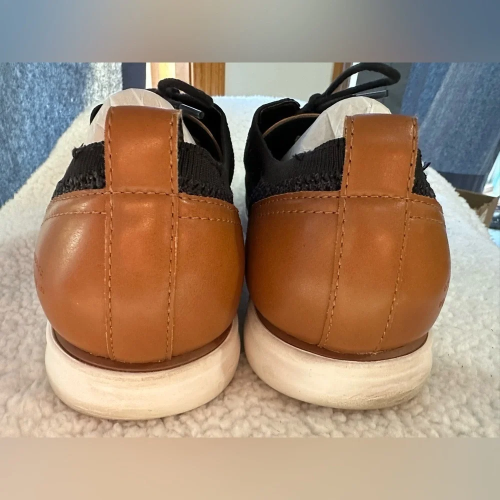 G.H. Bass & Co. Navy Knit Oxford Sneakers with Tan Accents Size 9.5